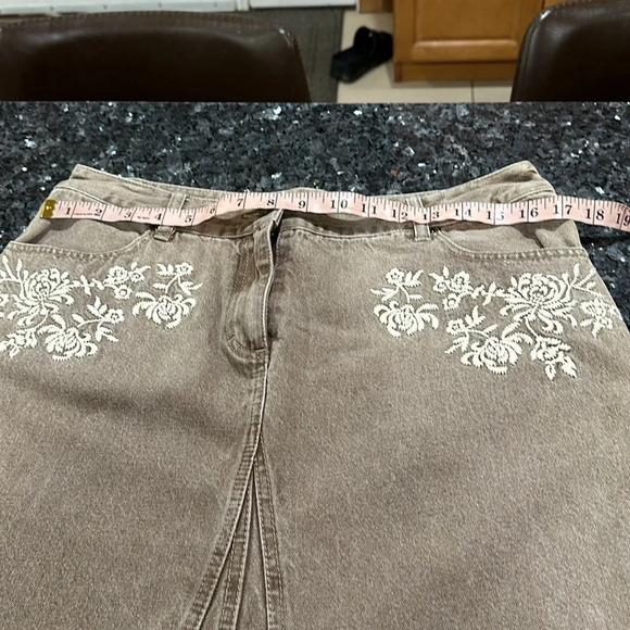 Jeanology Collection Sz 14 Flared Maxi Skirt Khaki Colored Denim Embroidery - Picture 3 of 6